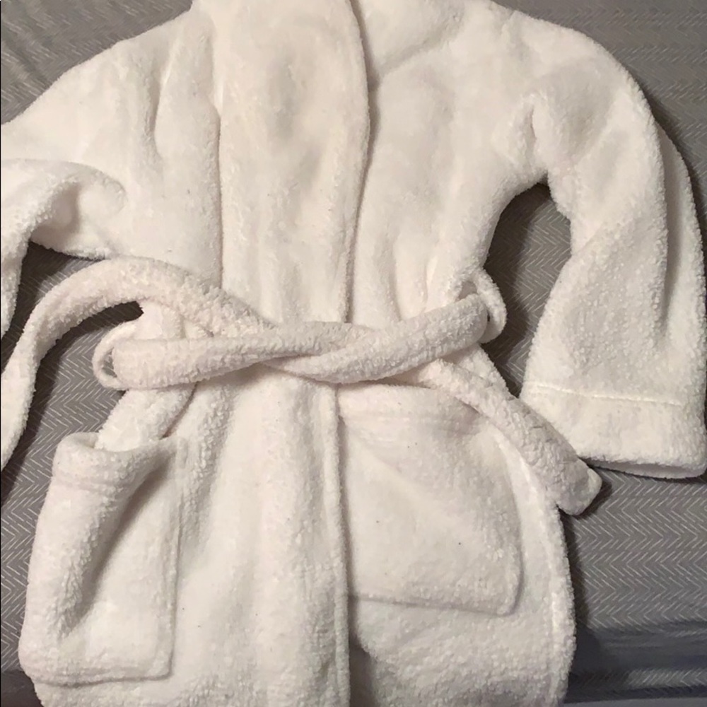 Soft & cuddly white robe